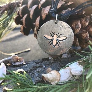 New Anju Bee Necklace